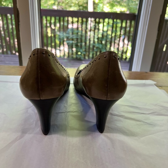 Natural Soul New Light Olive Pump - Picture 2 of 6